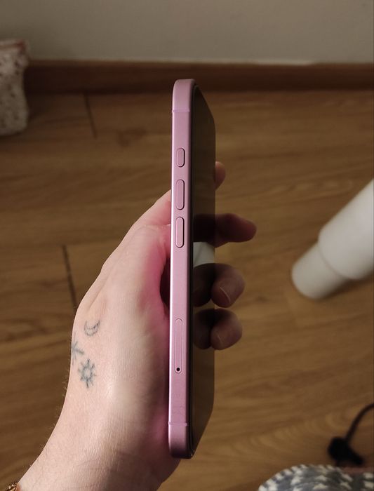 iPhone 16 128gb roxo