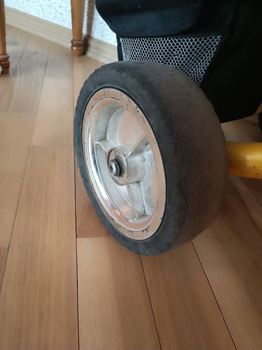 Дитячий триколісний велосипед з батьківською ручкою Azimut trike