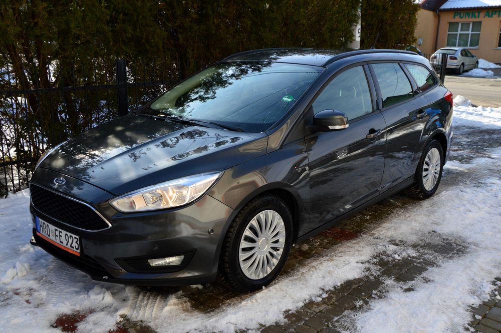 Piękny Focus Z Niemiec Klima Grzane