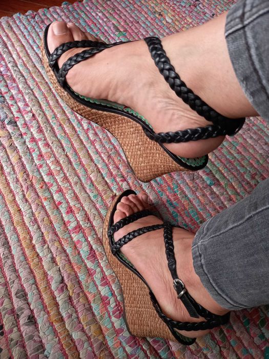 Sandálias em cunha Colcci - 38