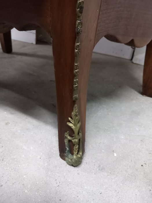 Camiseiro comoda Luís xv