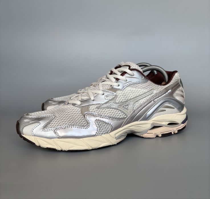 Кросівки чоловічі Mizuno Wave Rider 10 Срібні Розмір 44