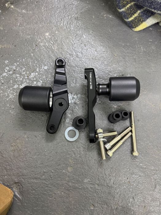 Honda cbr650r, качественные крашпеды, слайдеры, защита