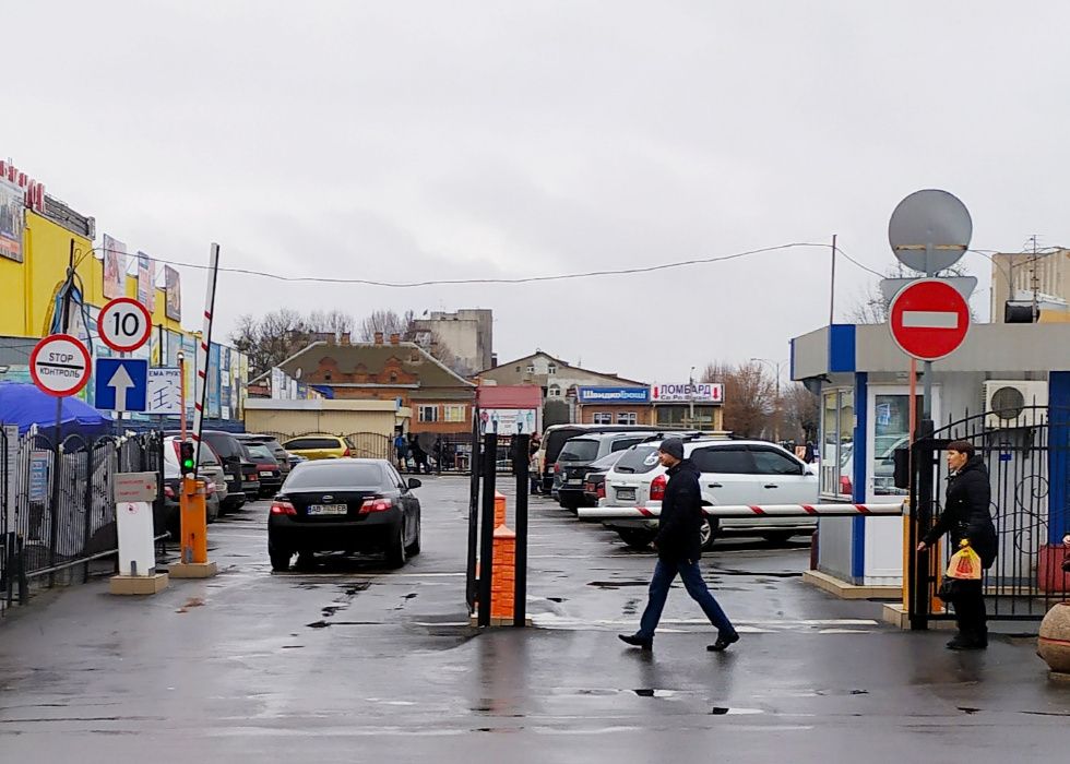 ПОЧАСОВО ПОСУТОЧНО квартира ж/д Вокзал .ц.Рынок .Smart tv