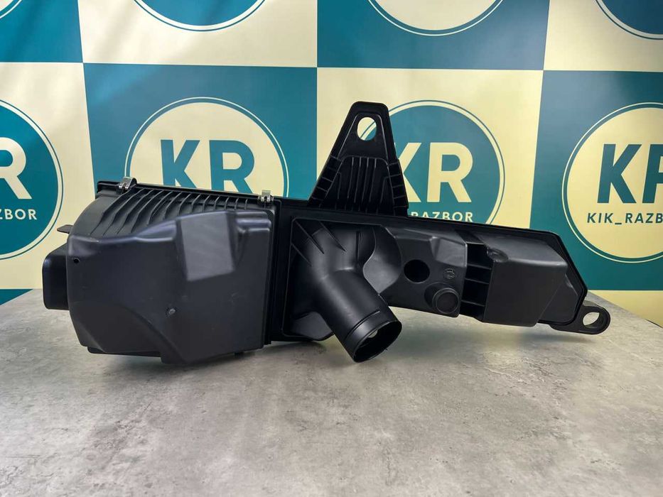 Корпус повітряного фільтра BMW 3 ( F30 / F31 ) 13717597589