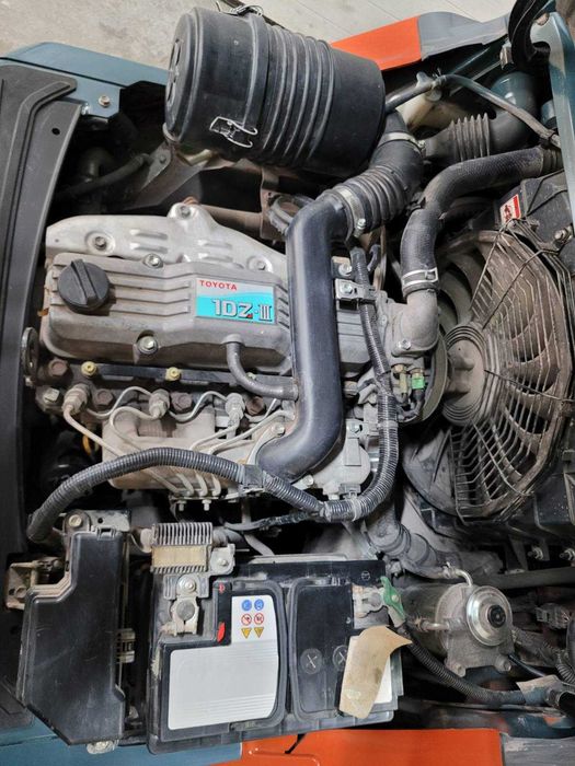 Навантажувач вилковий, дизельний 3 тонни
Toyota 02-8FDF30