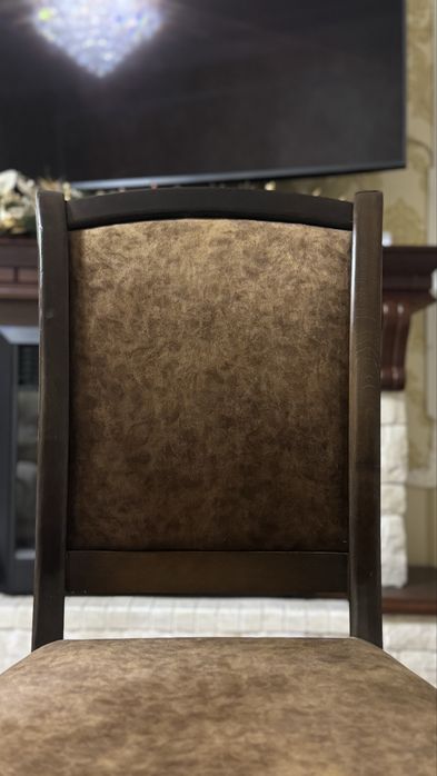 Стілці у вітальню