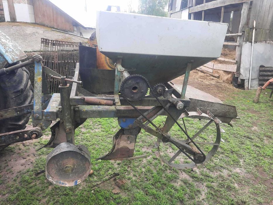 Продам картоплесаджалку