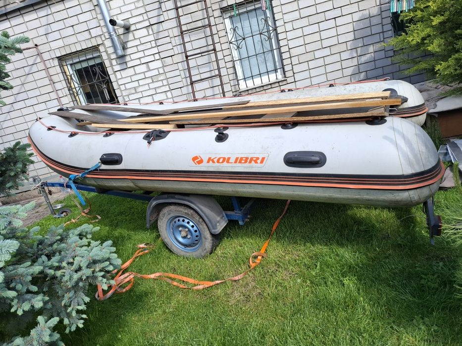 Лодка  колібрі км 400 д  как новая  с мотором меркурій 15  м