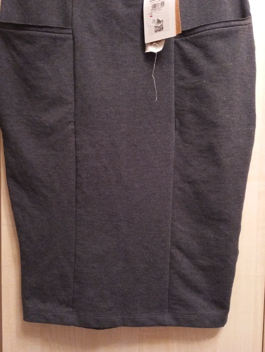 Piękna spódniczka nowa z dzianiny