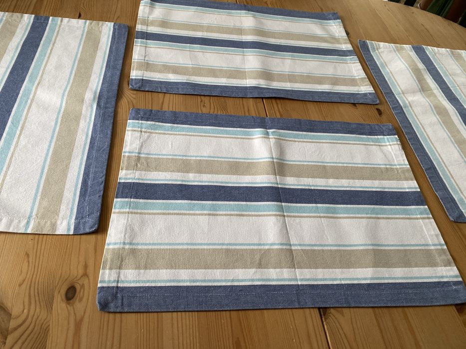 Serwetki na stół / 4 szt.