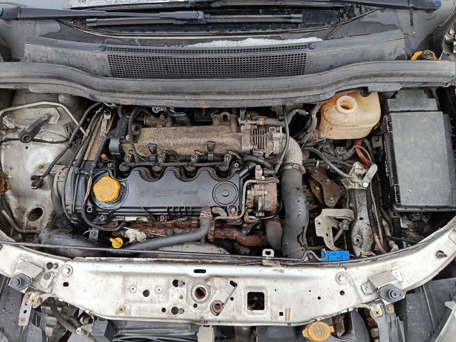 Opel Zafira Z19DT 2007r NA CZĘŚCI