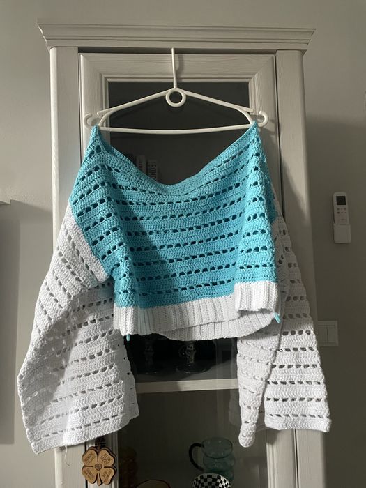 Sweter z szerokimi rękamami