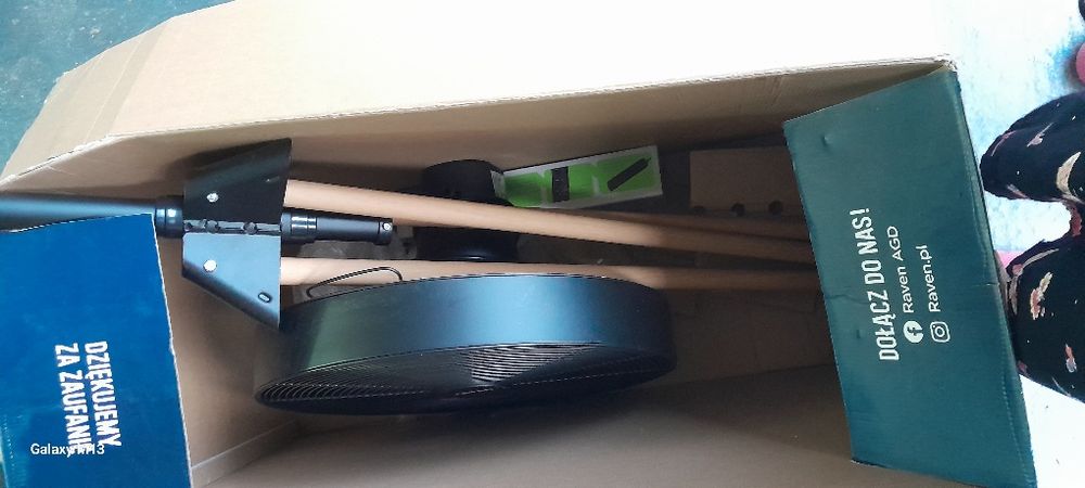 Wentylator stojący z funkcją oscylacji.