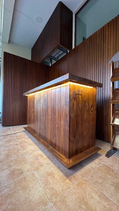 Mobíliario para recepção e comércio