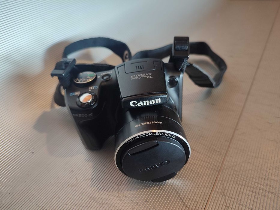 Máquina Canon SX 500 is