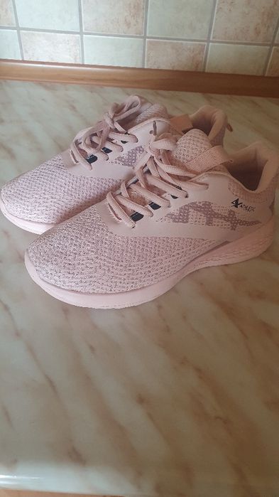 Buty nowe damskie rozmiar 38