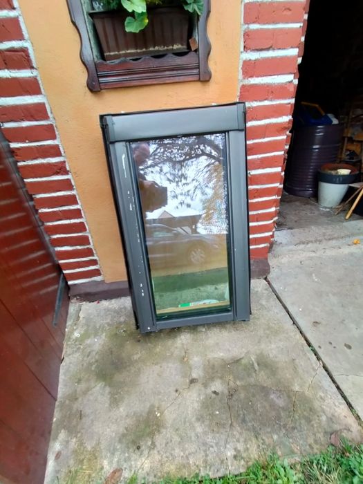 Okno dachowe bez kolnierza Rota