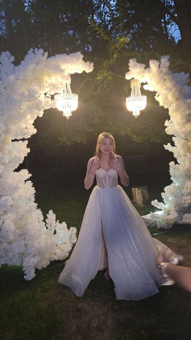 Продам весільну сукню