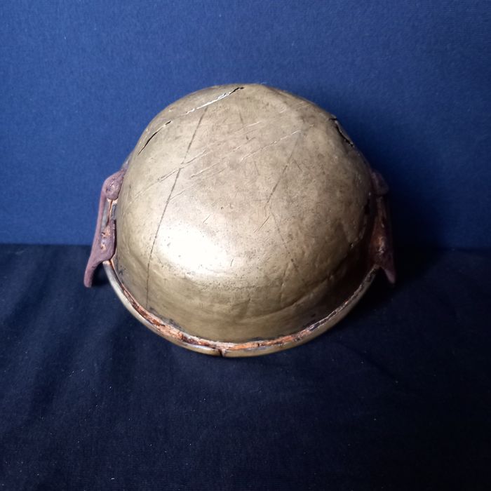 Tacho pequeno antigo em latão