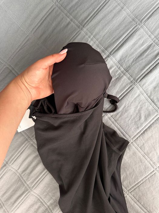 Дуже гарний суцільний купальник Reserved розмір 40