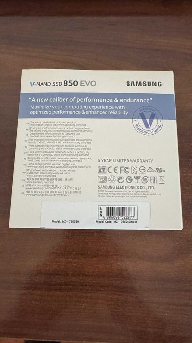 Samsung Internal SSD 250GB 860 EVO 250 GB64169647525761123