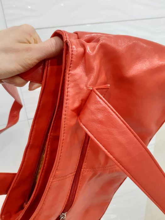 Czerwona torebka vintage chic Red leather bag 90s oldschool Rouje styl