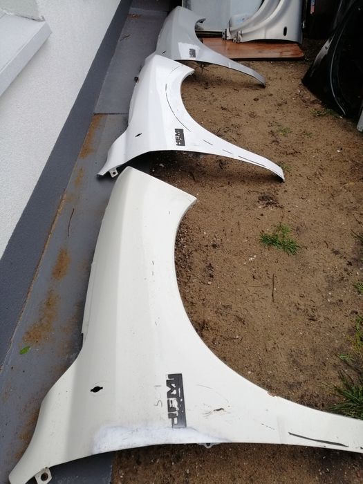 Dodge Ram błotnik prawy belka fartuch