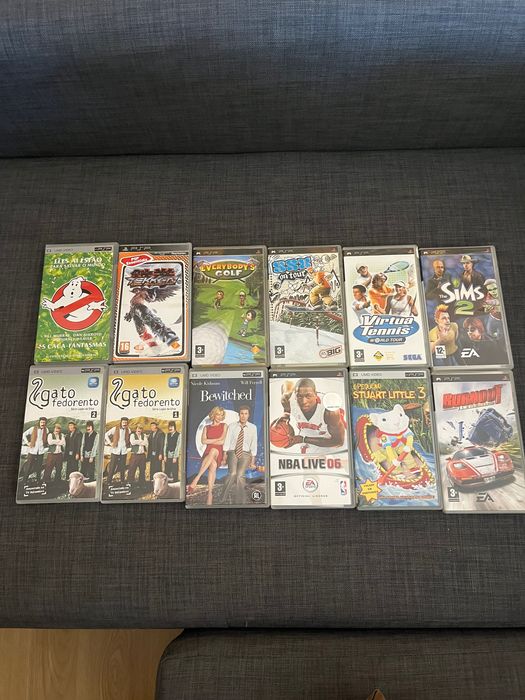 PSP (COMO NOVA) + carregador + bolsa + cartão de memória 1GB + 9 jogos