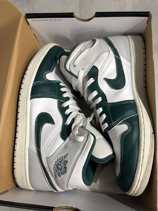 Air jordan brancos e verdes