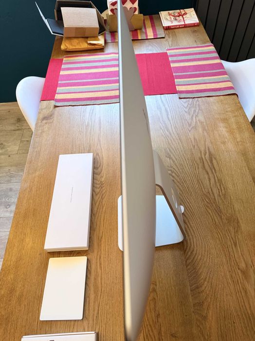 Apple iMac 27” Retina 5K 2020; i7; 40GB; SSD; Radeon 8GB; Pełny zestaw