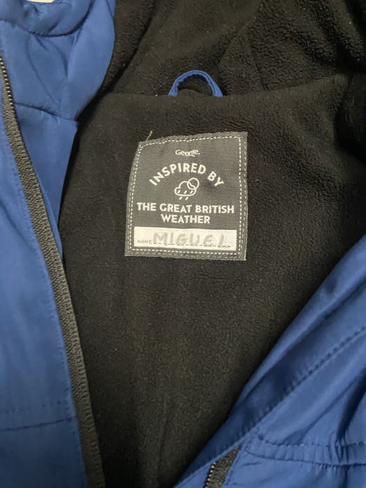 Mochila e um casaco muito quente