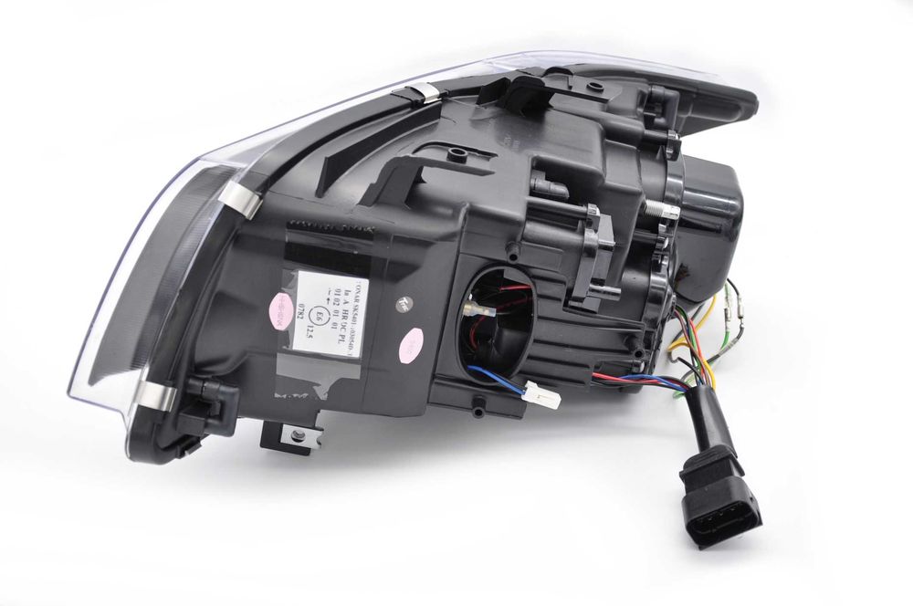 Lampy reflektory przednie przód BMW E90 05-08 D1S RINGI LED U-BAR NOWE