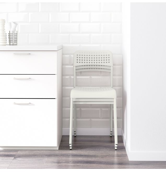 2 cadeiras refeição ou secretaria