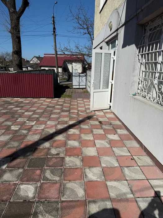 Продається нерухомість (квартира з власною терасою)