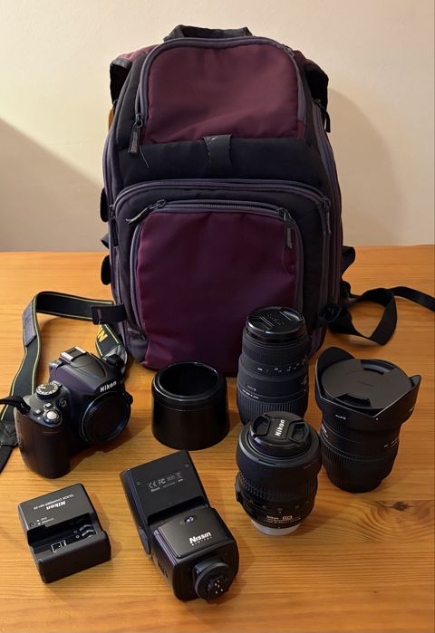 Nikon D5000, mochila, 3 objetivas para Nikon, flash Nissin  Sppedlite