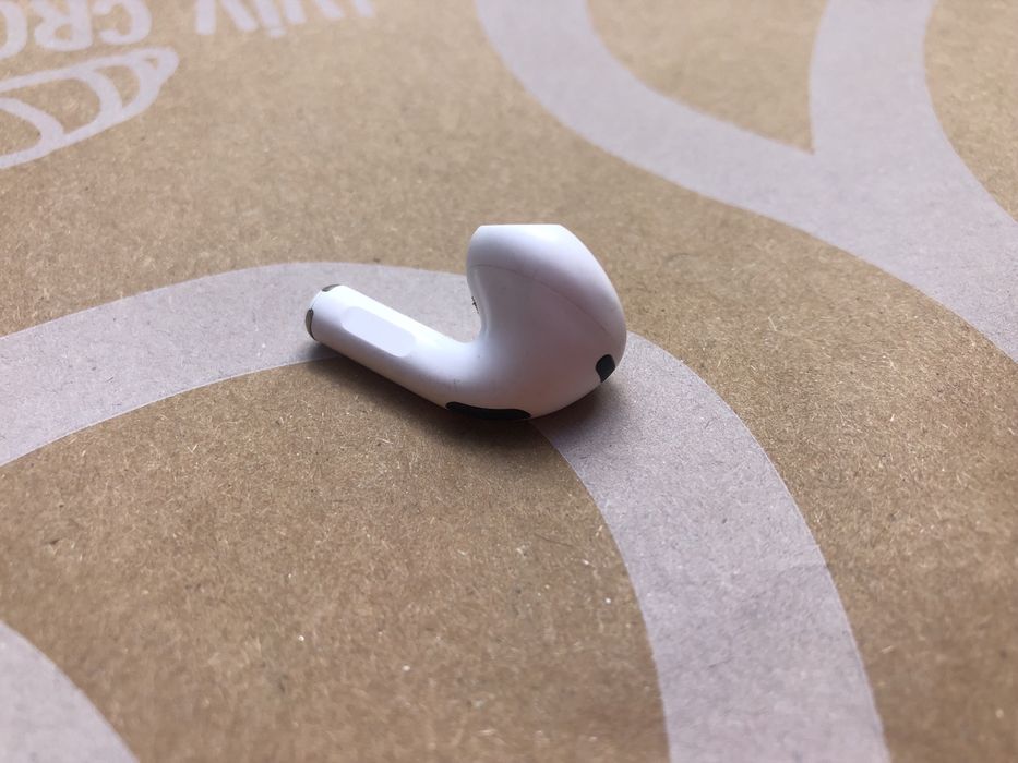 Продам airpods 3 лівий