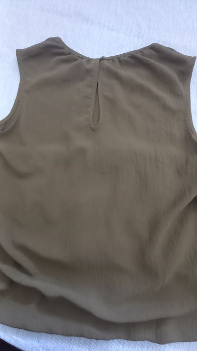 Vestido midi  fluido   verde azeitona da Mango