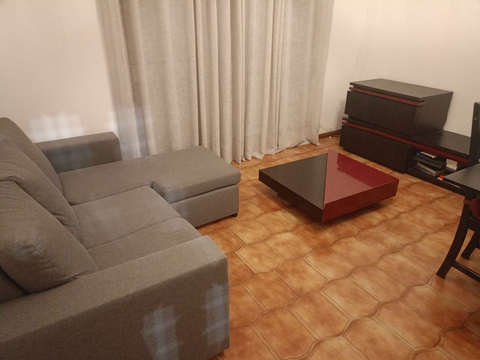 Mobília de Sala Completa – Linhas Modernas (Excelente Estado)
