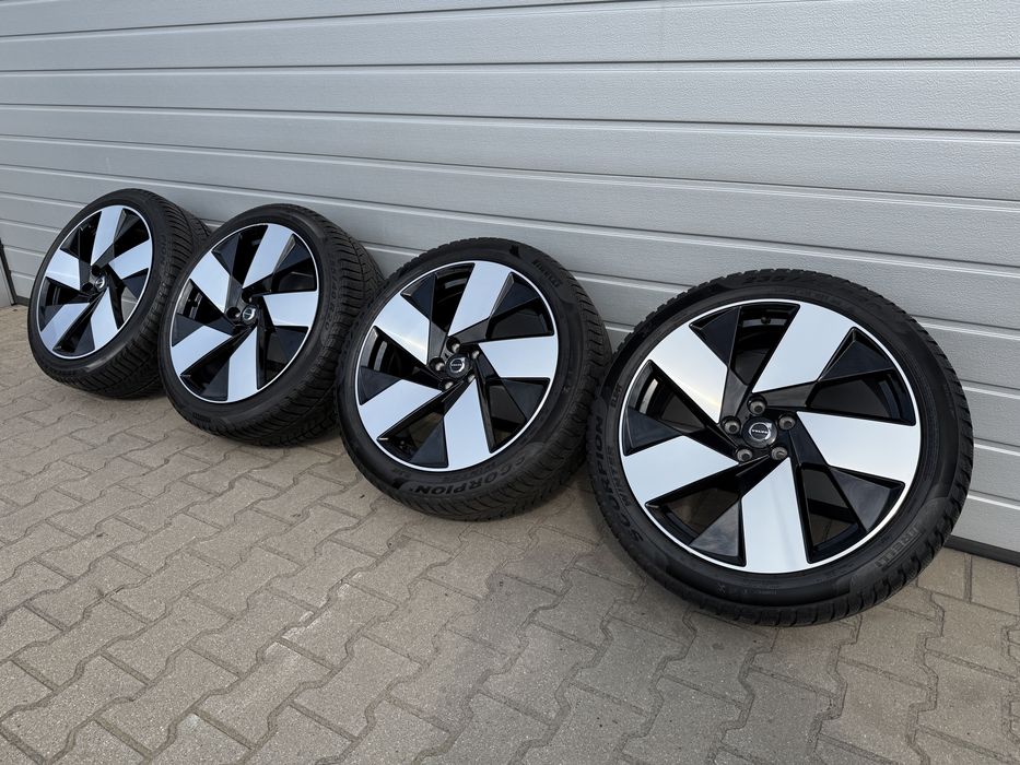 Koła zimowe 20” Volvo XC40 235/45/20-255/40/20 Pirelli 2022R