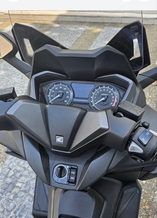 Honda Forza 125 como nova