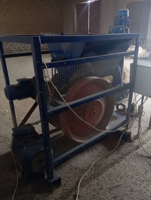 Станок для виготовлення брикетів