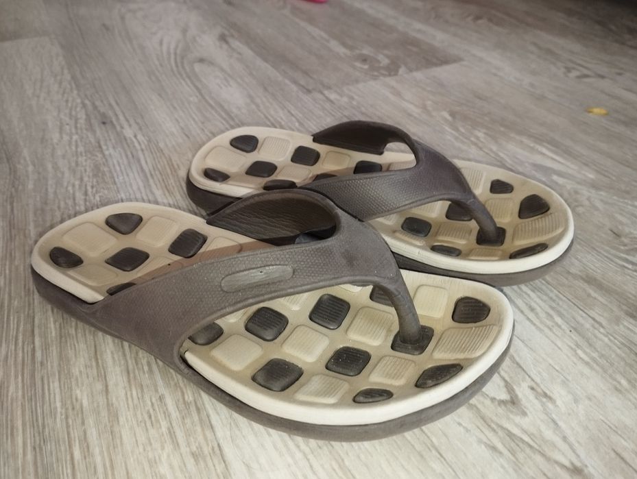 Продам дитяче взуття