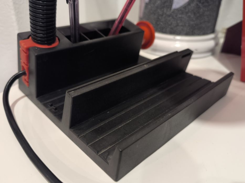 Candeeiro secretária BASE