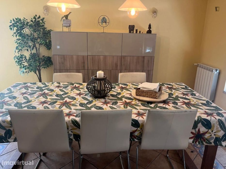 Quarto - localizado em Benfica Lisbon