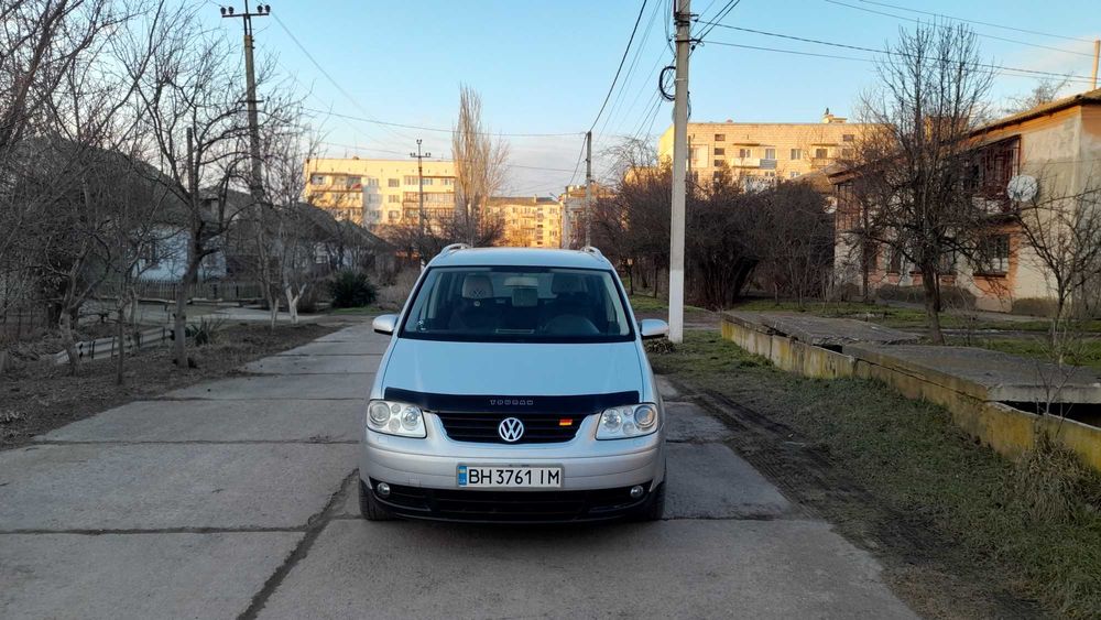 Продам Фольксваген Туран.