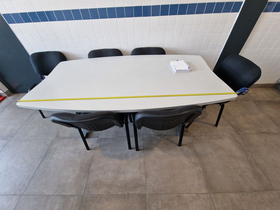 Mesa reuniões usada