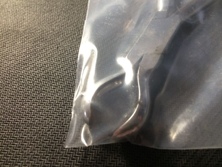 Alicate para fechar piercings (argolas)