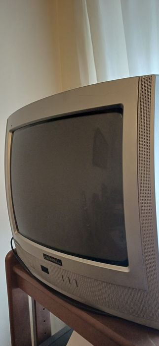 Tv crown com comando - a funcionar64751806461955122