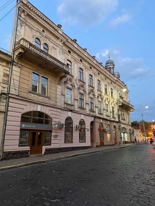 Продається 1-кімнатна квартира на вул. Головна, історичний ЦЕНТР міста